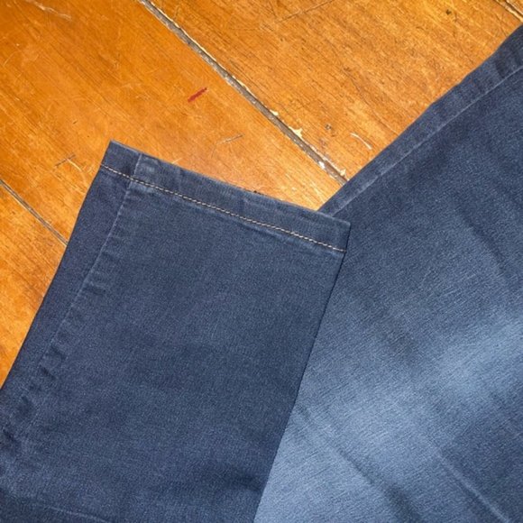 Liquid X Midrise Straight Leg Jeans Pants - Picture 6 of 11